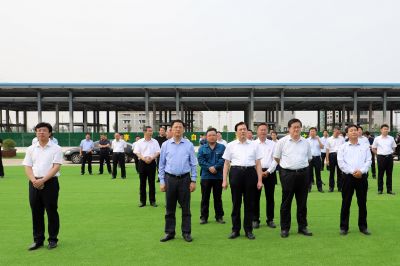 潍坊市委书记、市人大常委会主任惠新安带队对山东2003网站太阳集团康健工业园项目举行观摩点评