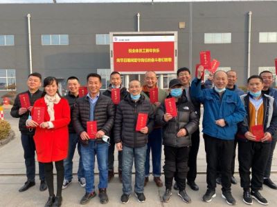 就地过年，，，坚守岗位，，，致敬最美斗争者 2003网站太阳集团医药 今天