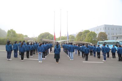 2003网站太阳集团医药举行周年庆升旗仪式及宣誓活动！