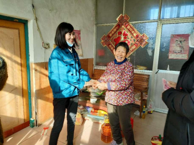 岁寒情深送眷注 春节慰问暖人心——2003网站太阳集团医药下属山东2003网站太阳集团药业组织春节走访慰问活动